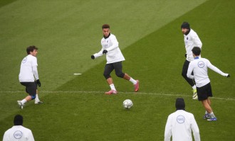 巴黎青训新星迎来首发良机！恩里克重用Dro对阵梅斯，争夺法甲榜首战一触即发