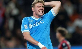 一己之力摧毁敌人后防夺冠：被曼联放弃的年轻锋霸，正在找回自己