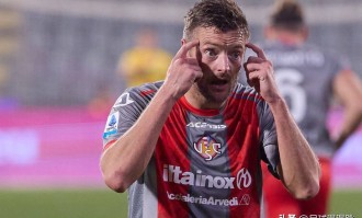 随着那不勒斯3-1国米+亚特兰大爆冷！意甲最新积分榜：前四差3分